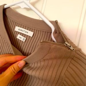 Aritzia Wilfred Beige Camel Long Sleeve xxs